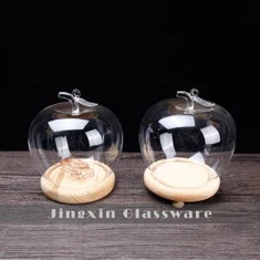 Staklena kupola u obliku jabuke s bazom